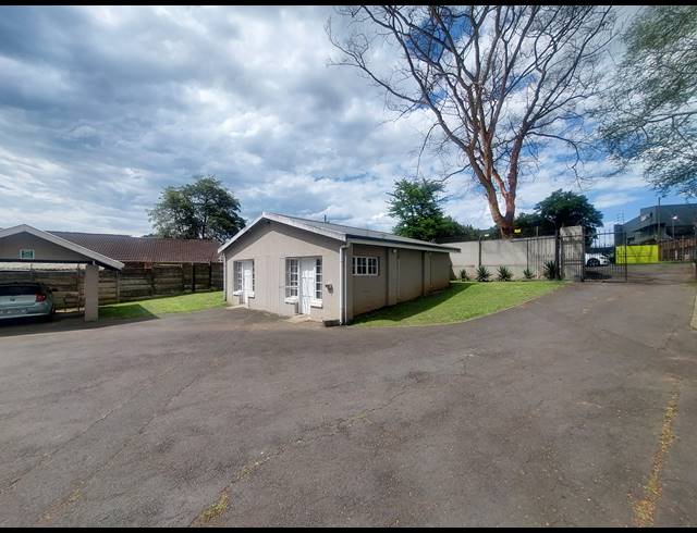 900M² BUILDING FOR SALE IN SCOTTSVILLE